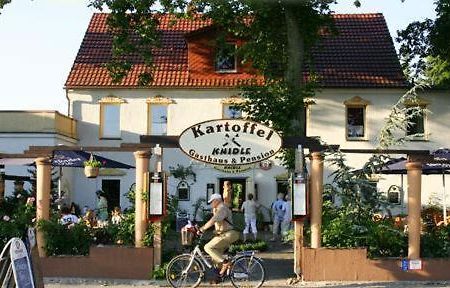 Kartoffelgasthaus & Pension Knidle 뤼베나우 외부 사진